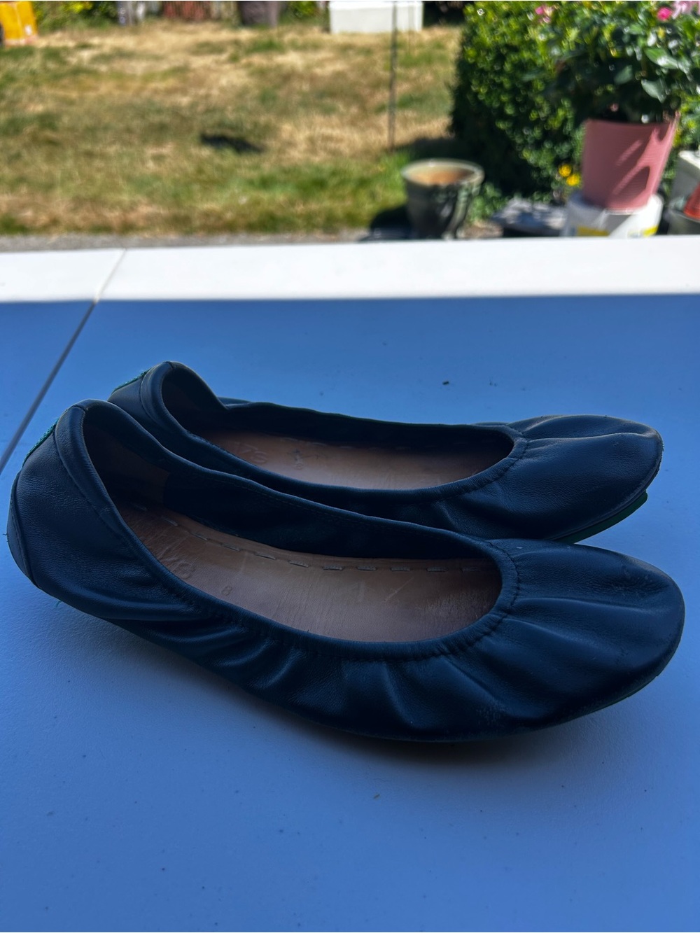 Tieks by Gabriel Women's Black with Green bottom Ballet Flats Size 8 - Picture 3 of 16